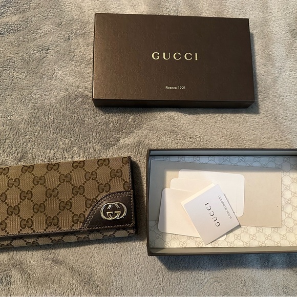Gucci wallet - Picture 1 of 8